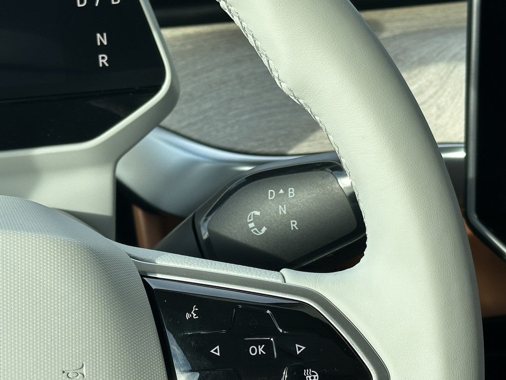 2025 Volkswagen ID. Buzz Pro S Plus 4MOTION w/Two-Tone