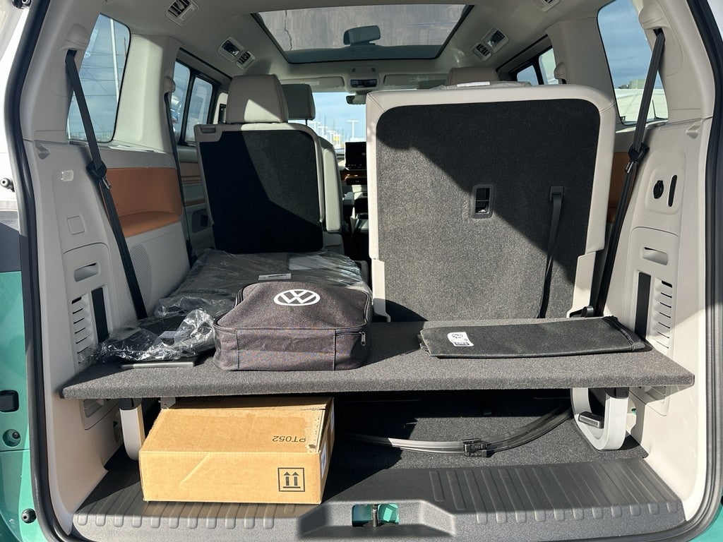 2025 Volkswagen ID. Buzz Pro S Plus 4MOTION w/Two-Tone