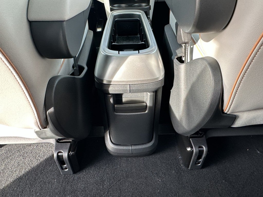 2025 Volkswagen ID. Buzz Pro S Plus 4MOTION w/Two-Tone