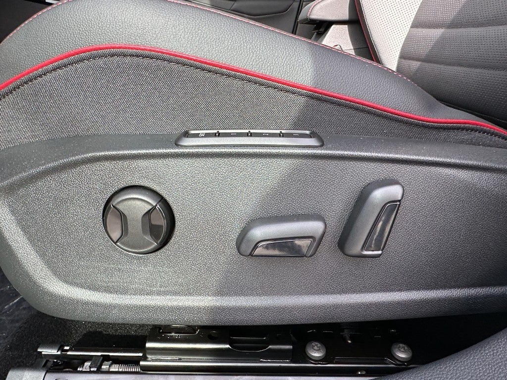 2025 Volkswagen Golf GTI 2.0T SE DSG