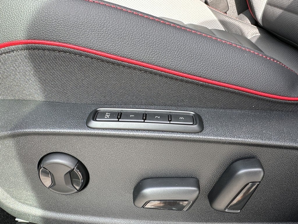 2025 Volkswagen Golf GTI 2.0T SE DSG