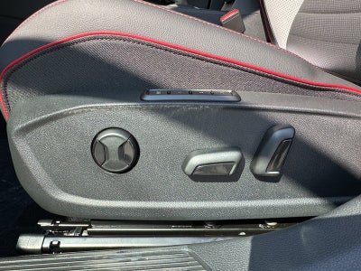 2025 Volkswagen Golf GTI 2.0T SE DSG