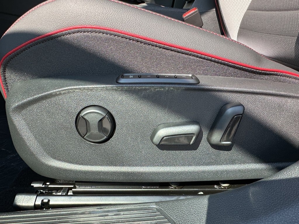 2025 Volkswagen Golf GTI 2.0T SE DSG