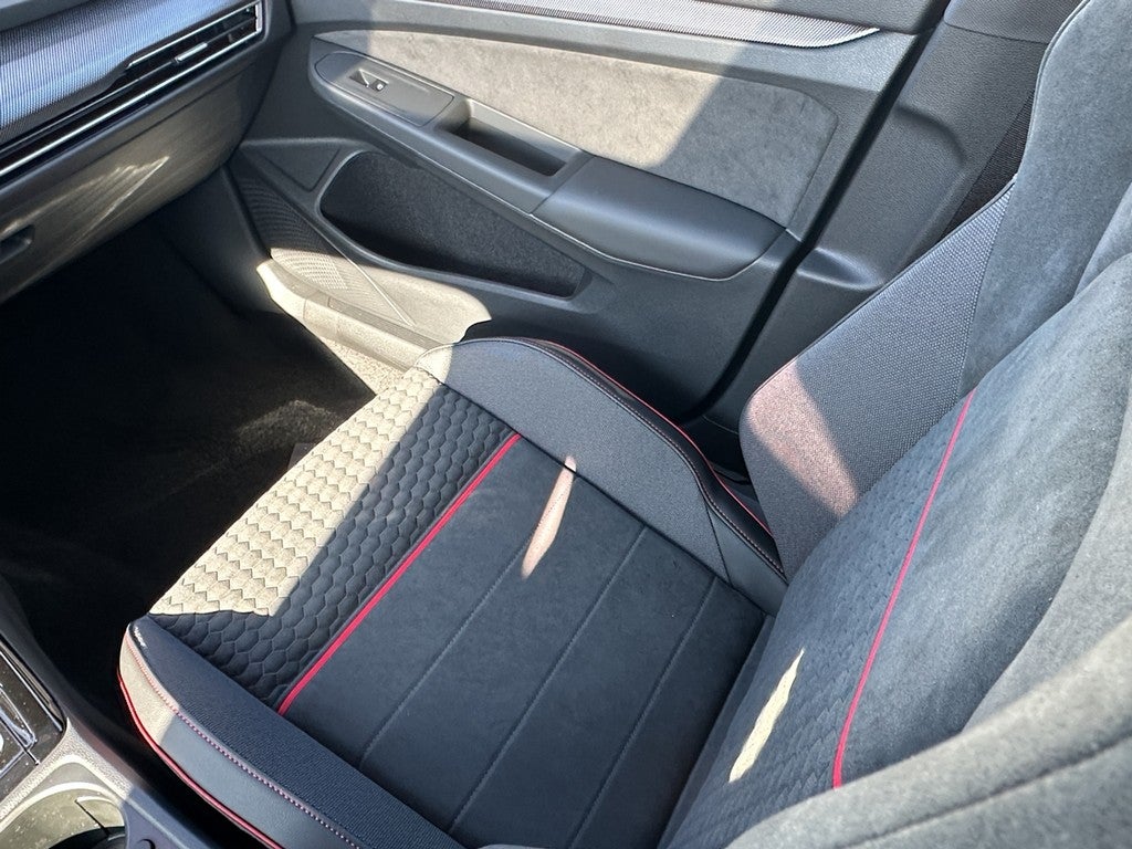 2026 Volkswagen Golf GTI 2.0T SE DSG