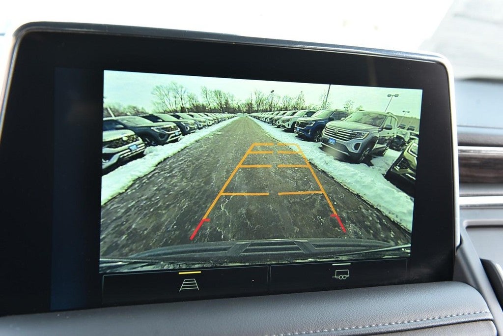 2024 Chevrolet Suburban 4WD 4dr LT