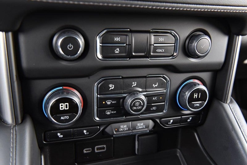 2024 Chevrolet Suburban 4WD 4dr LT