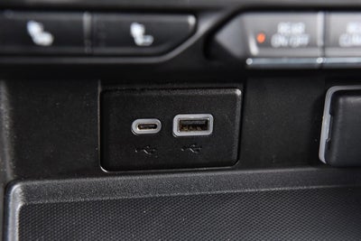 2024 Chevrolet Suburban 4WD 4dr LT