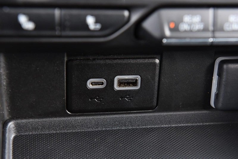 2024 Chevrolet Suburban 4WD 4dr LT