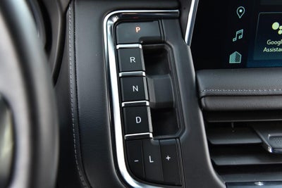 2024 Chevrolet Suburban 4WD 4dr LT