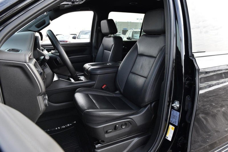 2024 Chevrolet Suburban 4WD 4dr LT