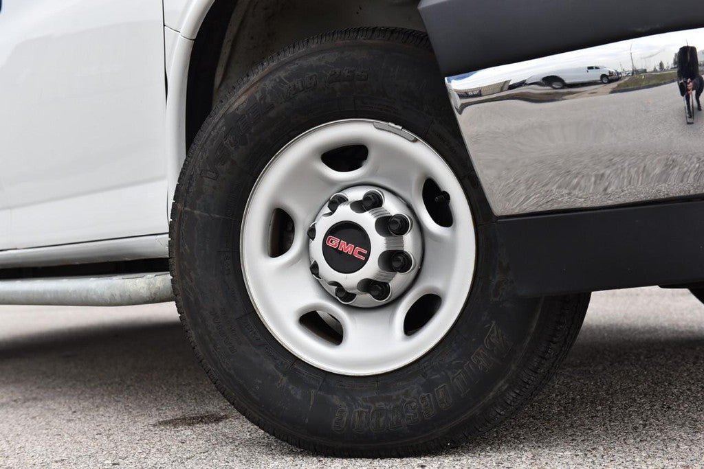 2024 GMC Savana Cargo Van RWD 2500 135"