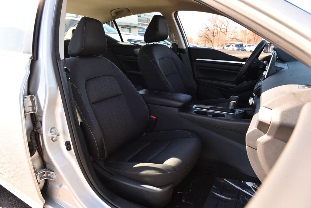 2022 Nissan Altima 2.5 SV Sedan