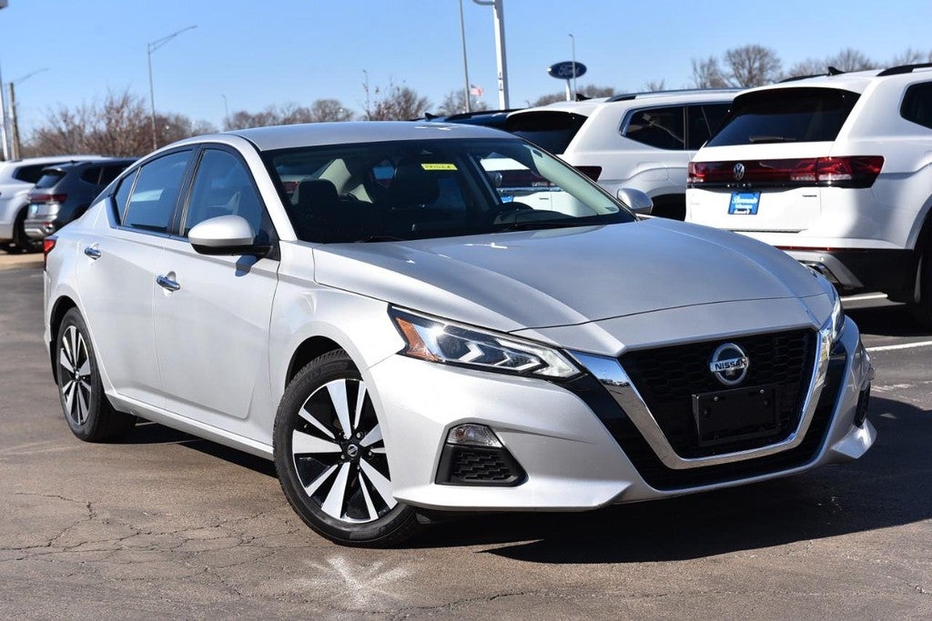 2022 Nissan Altima 2.5 SV Sedan