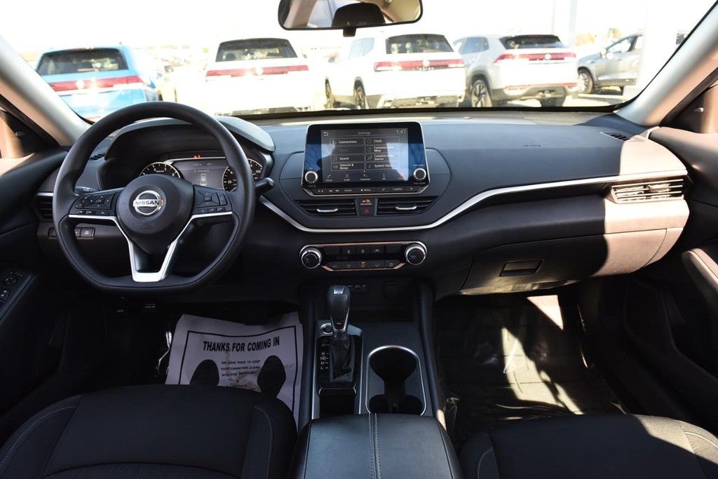 2022 Nissan Altima 2.5 SV Sedan