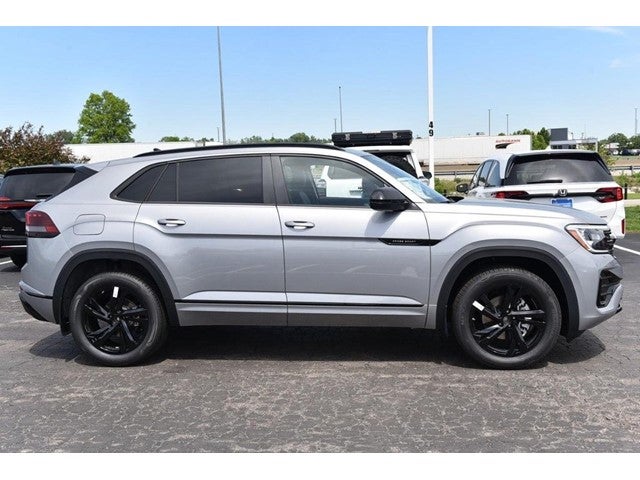 2026 Volkswagen Atlas Cross Sport 2.0T SEL R-Line Black