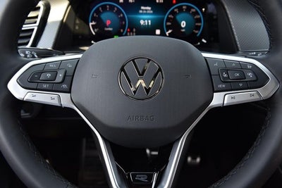 2026 Volkswagen Atlas Cross Sport 2.0T SEL R-Line Black