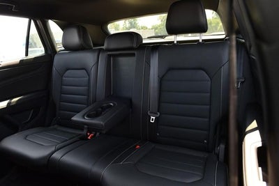 2026 Volkswagen Atlas Cross Sport 2.0T SEL R-Line Black