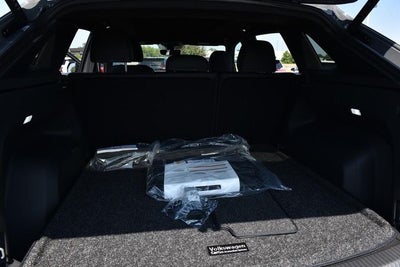 2026 Volkswagen Atlas Cross Sport 2.0T SEL R-Line Black