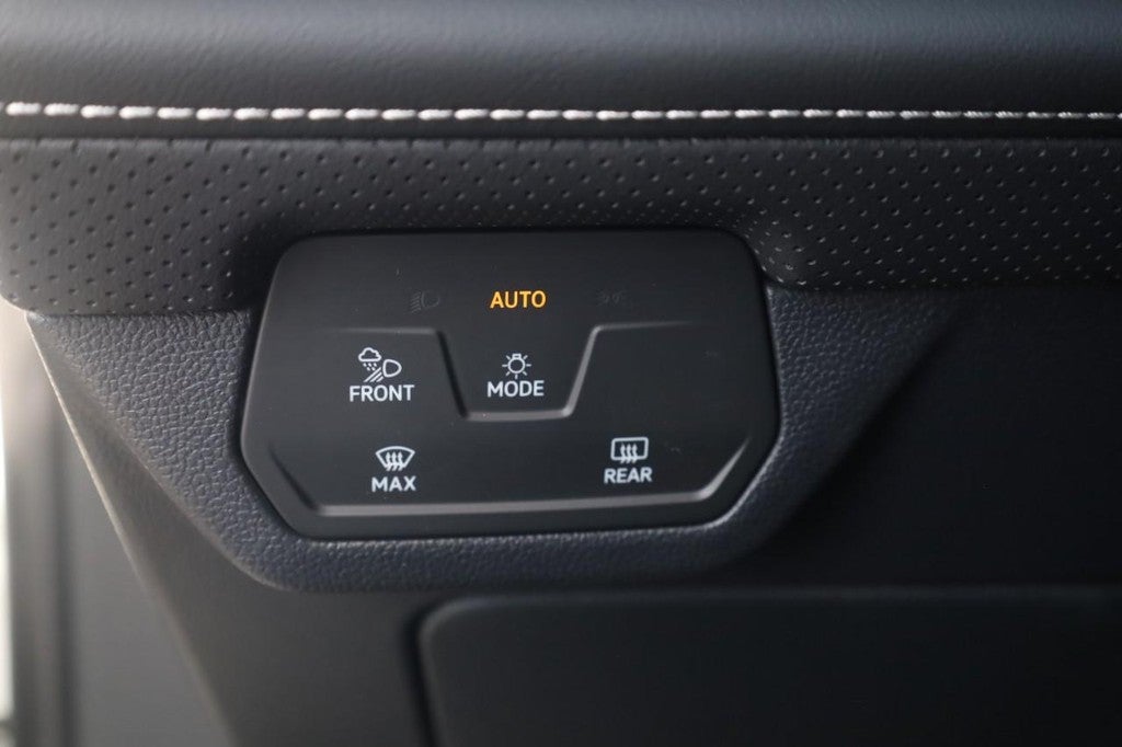 2026 Volkswagen Atlas Cross Sport 2.0T SEL R-Line Black 4MOTION