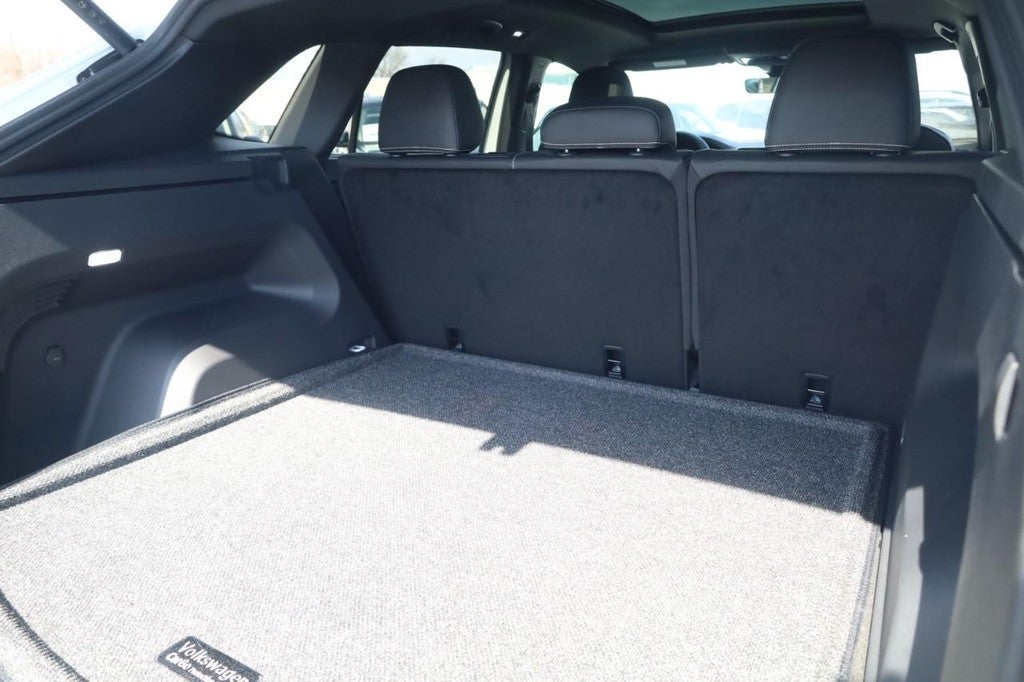 2026 Volkswagen Atlas Cross Sport 2.0T SEL R-Line Black 4MOTION