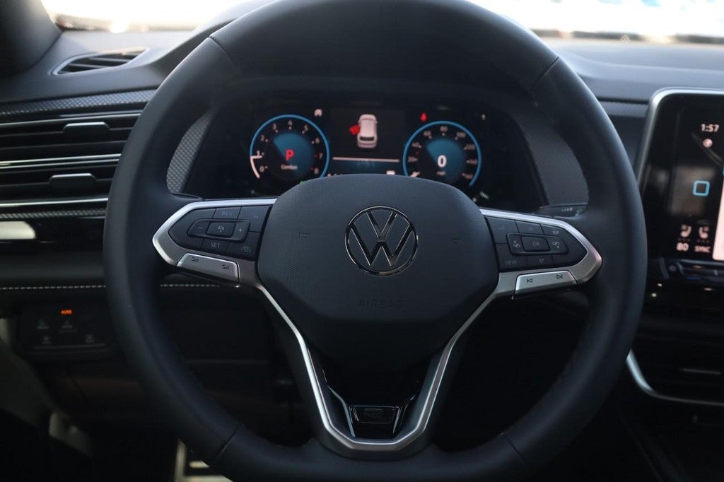 2026 Volkswagen Atlas Cross Sport 2.0T SEL R-Line Black 4MOTION