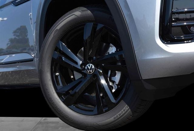 2026 Volkswagen Atlas Cross Sport 2.0T SEL R-Line Black