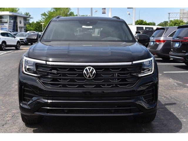 2026 Volkswagen Atlas Cross Sport 2.0T SEL R-Line Black