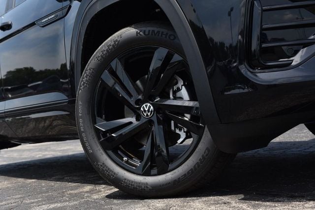 2026 Volkswagen Atlas Cross Sport 2.0T SEL R-Line Black