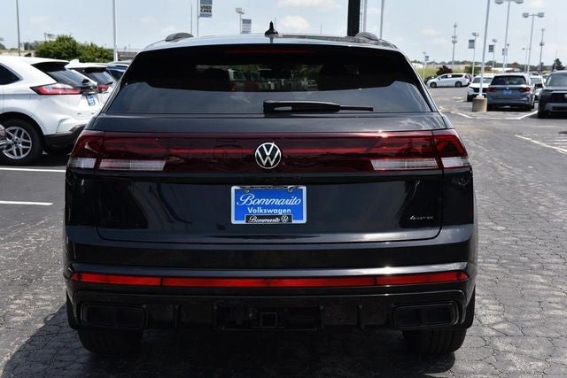 2026 Volkswagen Atlas Cross Sport 2.0T SEL R-Line Black