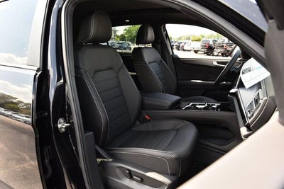 2026 Volkswagen Atlas Cross Sport 2.0T SEL R-Line Black