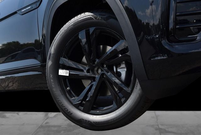 2026 Volkswagen Atlas Cross Sport 2.0T SEL R-Line Black