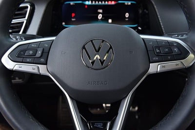 2024 Volkswagen Atlas Cross Sport 2.0T SEL R-Line