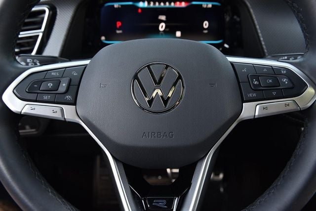 2024 Volkswagen Atlas Cross Sport 2.0T SEL R-Line
