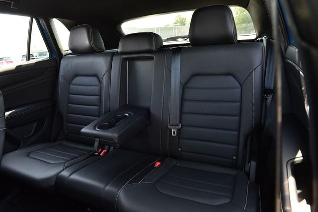 2024 Volkswagen Atlas Cross Sport 2.0T SEL R-Line
