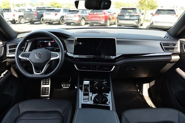 2024 Volkswagen Atlas Cross Sport 2.0T SEL R-Line