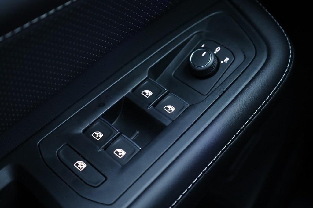 2026 Volkswagen Atlas Cross Sport 2.0T SEL 4MOTION