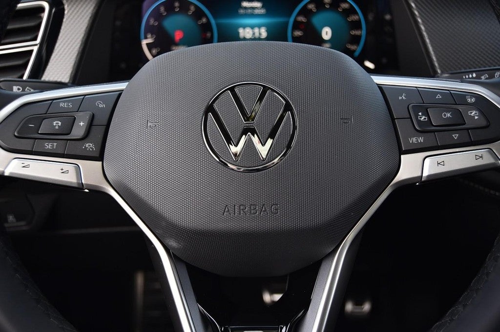 2026 Volkswagen Atlas Cross Sport 2.0T SEL Premium R-Line 4MOTION