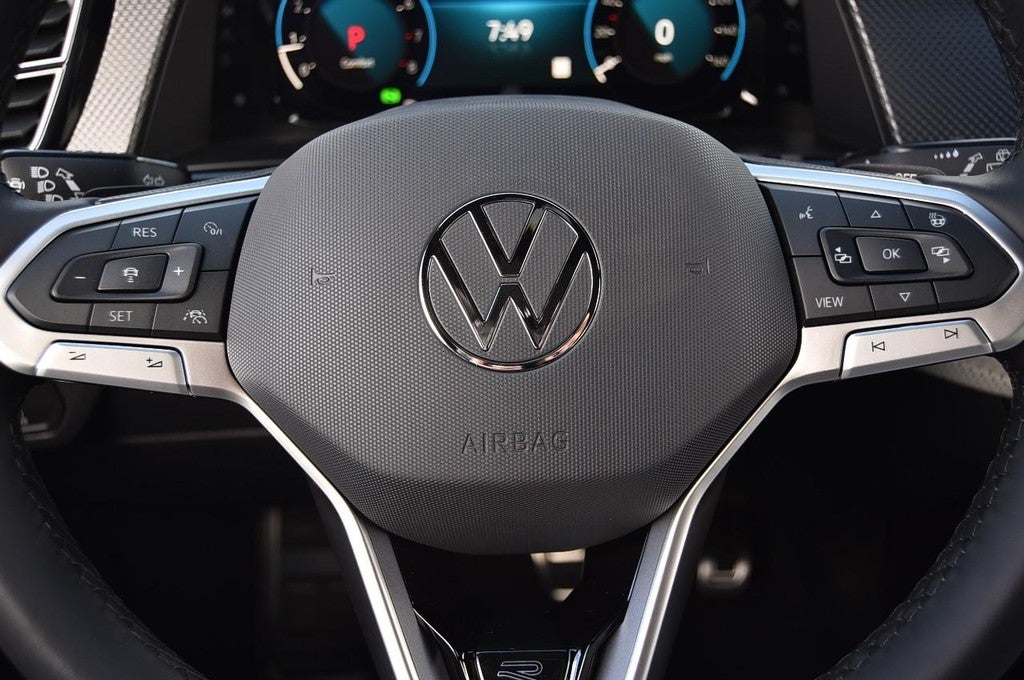 2026 Volkswagen Atlas Cross Sport 2.0T SEL Premium R-Line 4MOTION