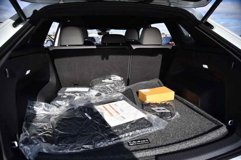 2026 Volkswagen Atlas Cross Sport 2.0T SEL Premium R-Line 4MOTION