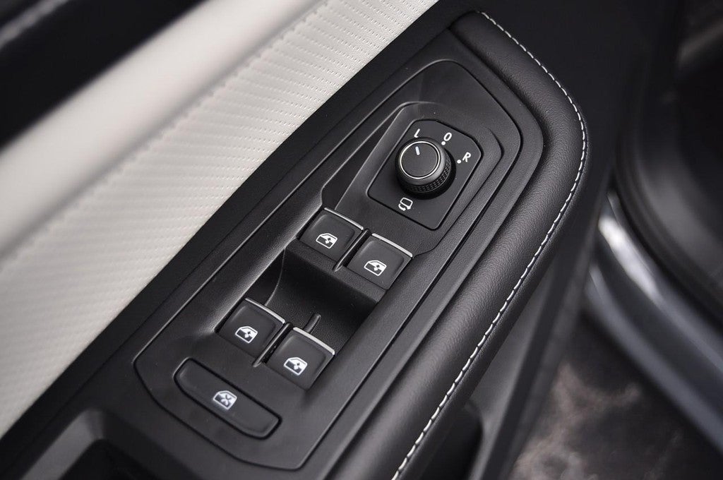 2026 Volkswagen Atlas Cross Sport 2.0T SEL Premium R-Line 4MOTION