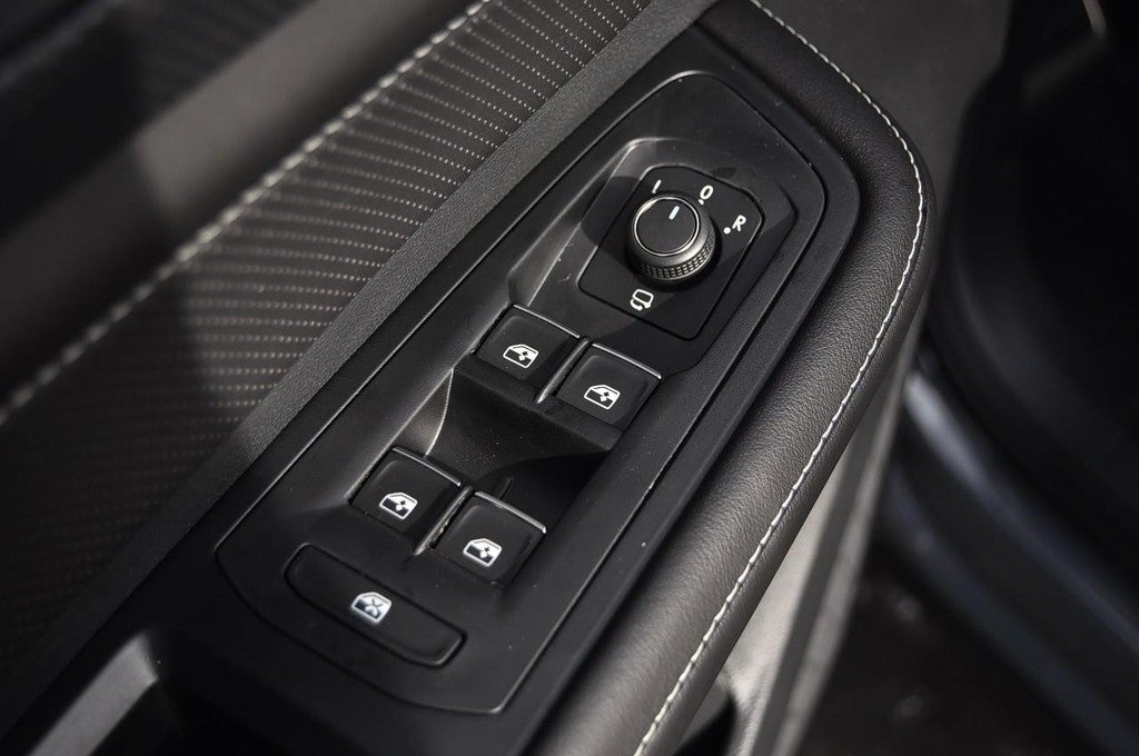 2026 Volkswagen Atlas Cross Sport 2.0T SEL Premium R-Line 4MOTION