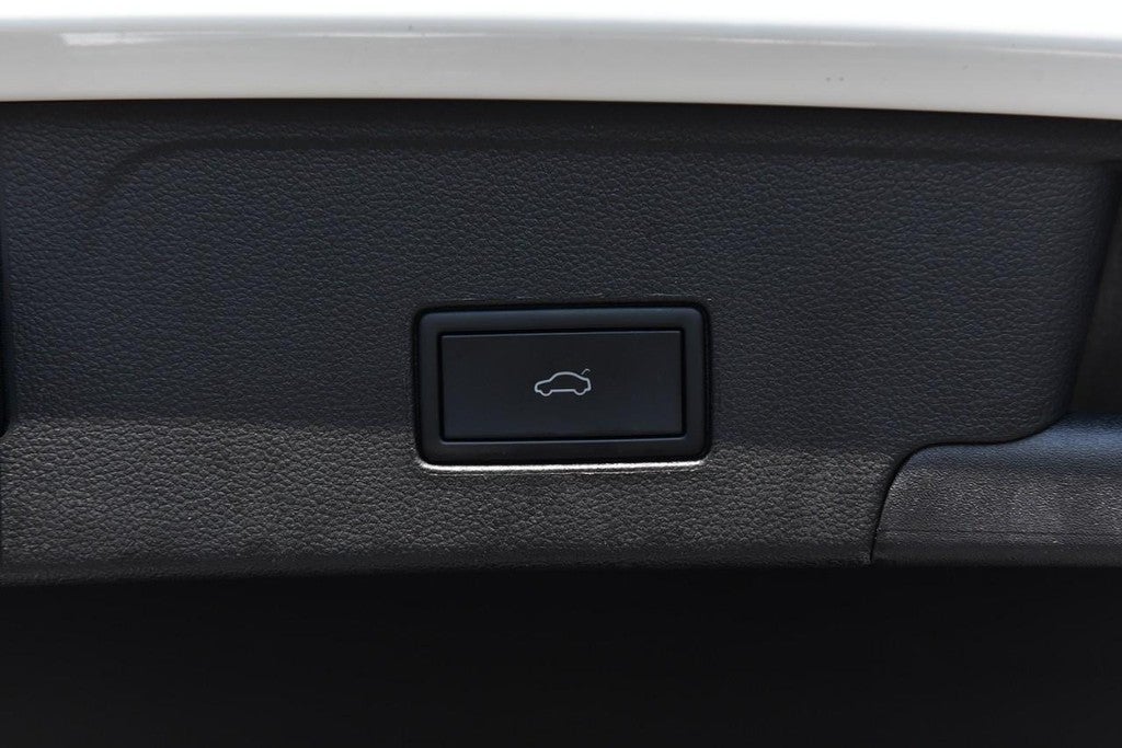 2023 Volkswagen Atlas Cross Sport 3.6L V6 SEL Premium R-Line 4MOTION