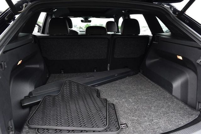 2023 Volkswagen Atlas Cross Sport 3.6L V6 SEL Premium R-Line