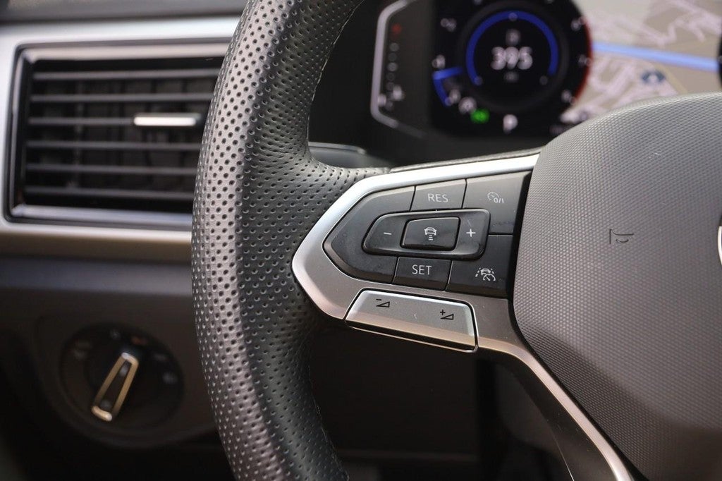 2023 Volkswagen Atlas Cross Sport 3.6L V6 SEL Premium R-Line 4MOTION