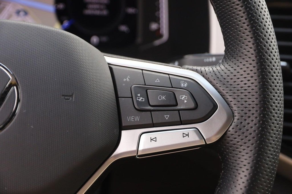 2023 Volkswagen Atlas Cross Sport 3.6L V6 SEL Premium R-Line 4MOTION