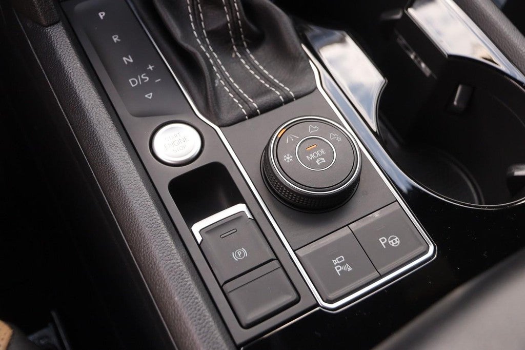 2023 Volkswagen Atlas Cross Sport 3.6L V6 SEL Premium R-Line 4MOTION