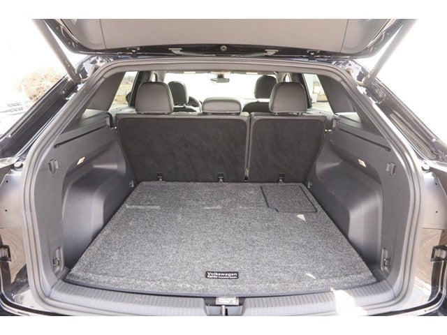 2023 Volkswagen Atlas Cross Sport 3.6L V6 SEL Premium R-Line 4MOTION