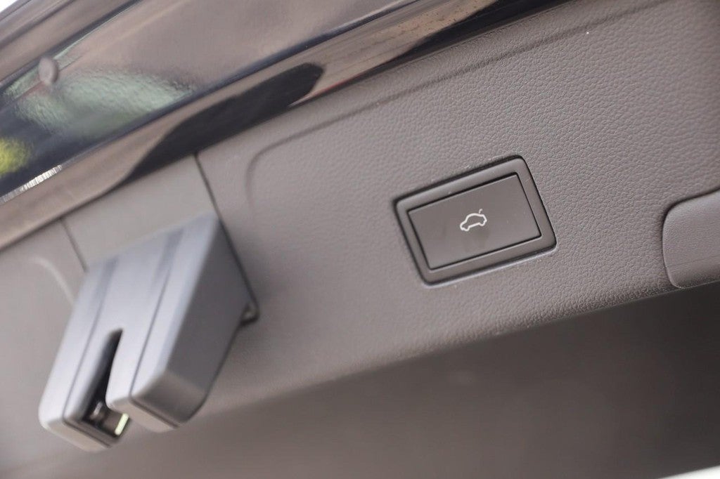 2023 Volkswagen Atlas Cross Sport 3.6L V6 SEL Premium R-Line 4MOTION