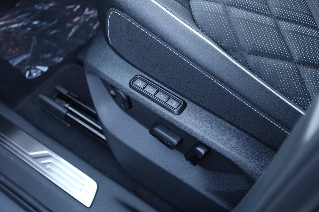 2026 Volkswagen Atlas 2.0T SEL Premium R-Line 4MOTION