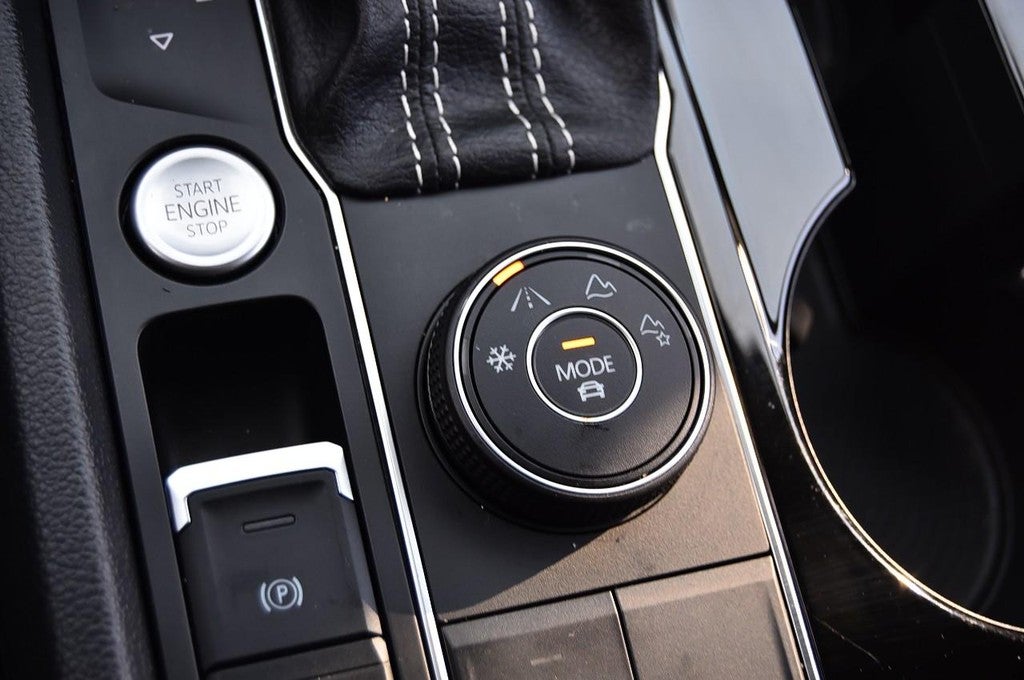 2023 Volkswagen Atlas Cross Sport 2.0T SE w/Technology 4MOTION